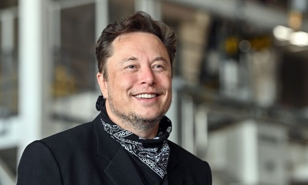 Elon Musk yêu cầu tạm dừng phát triển công nghệ AI
