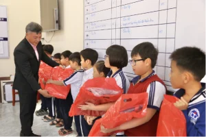 SAKOS tiếp sức cho học sinh hiếu học vượt khó tỉnh Lâm Đồng