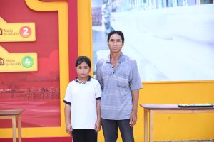 Nhói lòng bé gái mồ côi cha từ khi 2 tuổi, vài năm sau mẹ cũng qua đời, phải sống một mình trong căn nhà cũ kỹ (2)