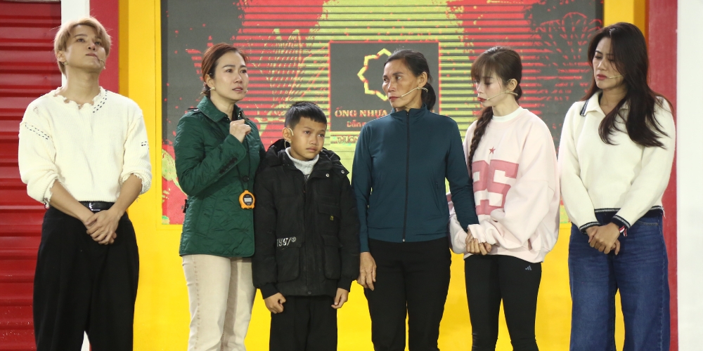 Bé trai mồ côi cha khi chưa ra đời, ước mong mỗi năm mẹ về thăm một lần khiến Thanh Thảo, Châu Tuyết Vân khóc nức nở