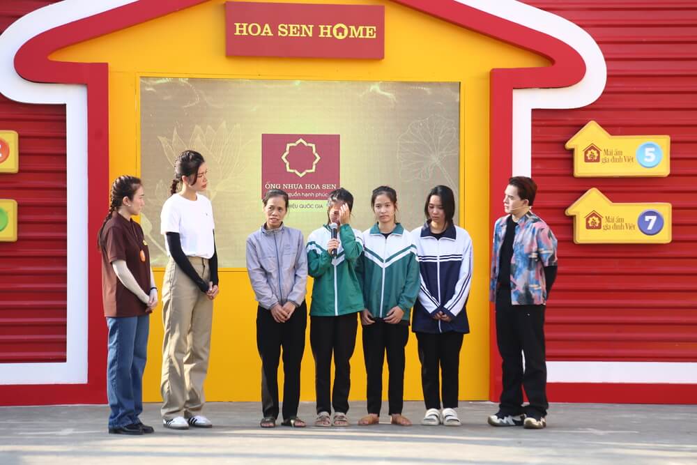 Thanh Thảo, Minh Tú nghẹn ngào trước gia đình mất đi tất cả, trụ cột duy nhất bị vùi lấp dưới trận sạt lở sau bão Yagi