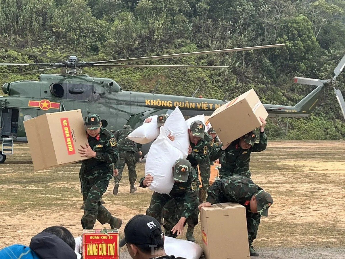 Diễn viên Bích Ngọc kể chuyện hậu trường "Không thời gian"