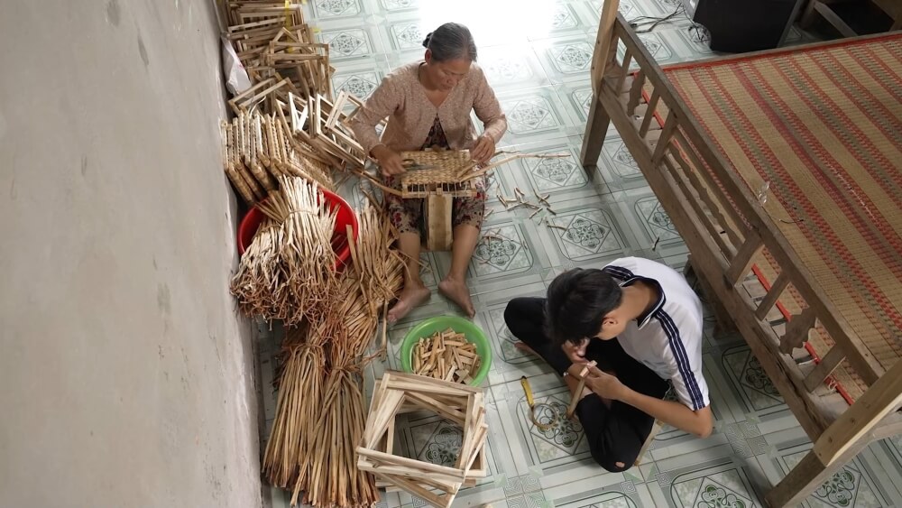 Tờ tiền 10.000 đồng – kỷ vật cuối cùng mẹ để lại cho cô bé mồ côi khiến Lâm Vỹ Dạ và Hà Thu khóc nghẹn
