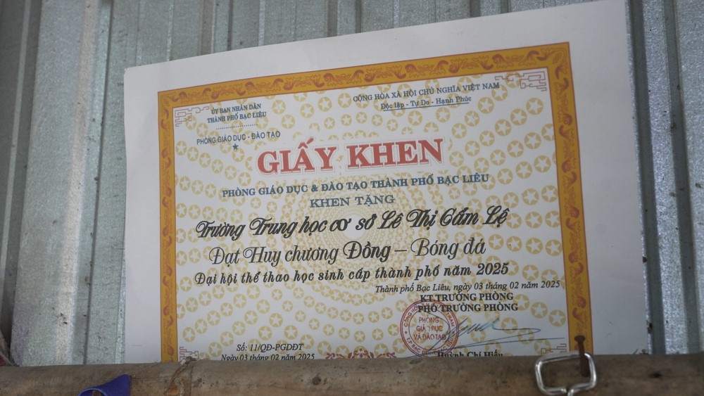 Dương Hồng Phúc tặng hết cát-xê, Kim Duyên và Thành Đạt trích tiền túi tặng các em nhỏ mồ côi