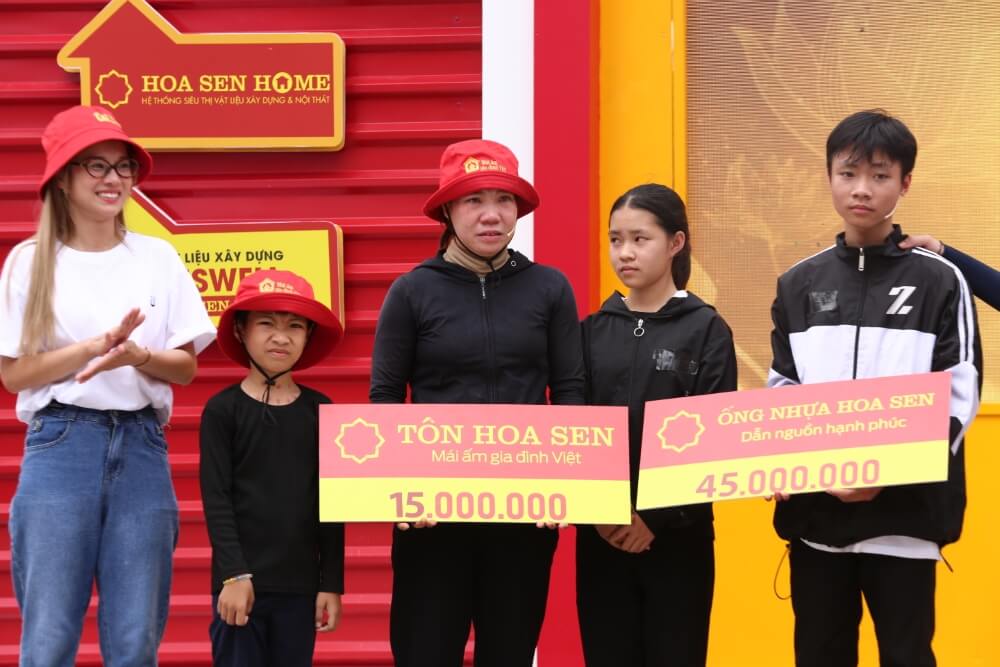 Trương Minh Cường, Nguyễn Quang Hải, vợ chồng BigDaddy và nhiều nghệ sĩ tham gia Mái ấm gia đình Việt tại Bắc Giang
