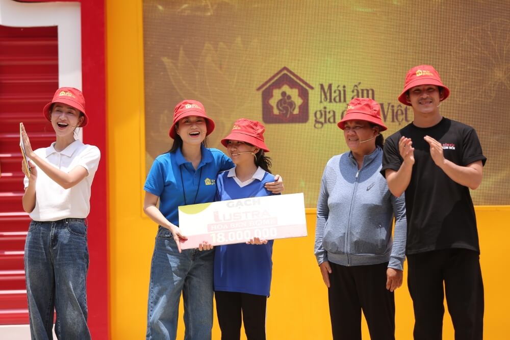 Lâm Vỹ Dạ khóc nức nở: Con tôi 14 tuổi nhưng chưa bao giờ tôi dám để con ở một mình trong nhà