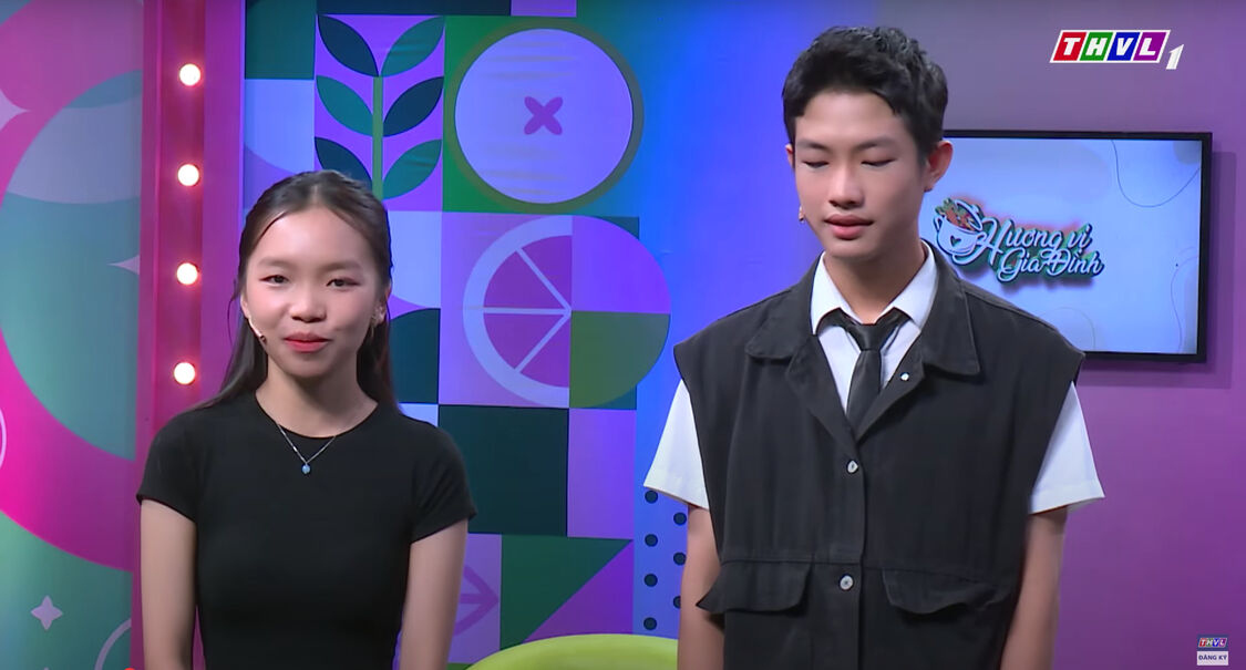 MC Hoàng Rapper “đứng hình” trước người mẹ quá trẻ trung, ngỡ là chị em với con