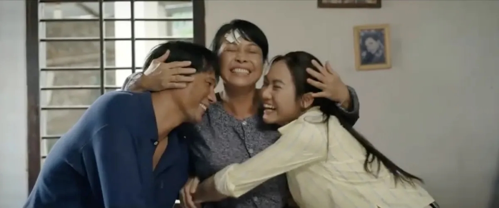 Tập cuối phim ‘Mẹ biển’ khiến nhiều người xúc động vì ai cũng hạnh phúc