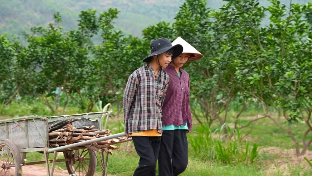 Diễn viên Trương Minh Cường tiết lộ tuổi thơ mồ côi, cùng mẹ gồng gánh gia đình từ sớm
