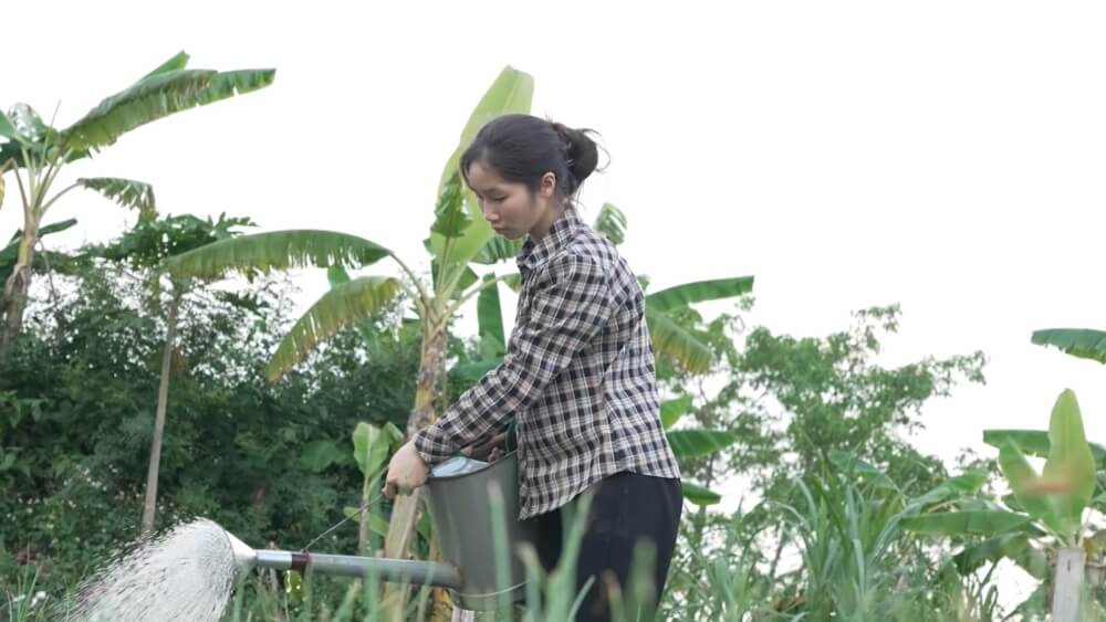 Diễn viên Trương Minh Cường tiết lộ tuổi thơ mồ côi, cùng mẹ gồng gánh gia đình từ sớm
