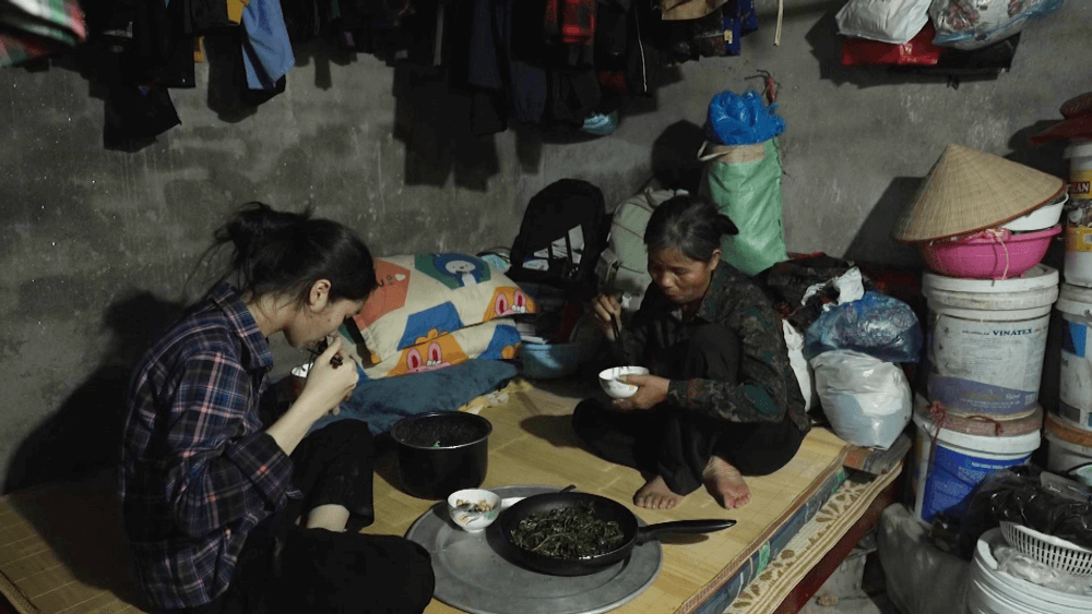 Diễn viên Trương Minh Cường tiết lộ tuổi thơ mồ côi, cùng mẹ gồng gánh gia đình từ sớm