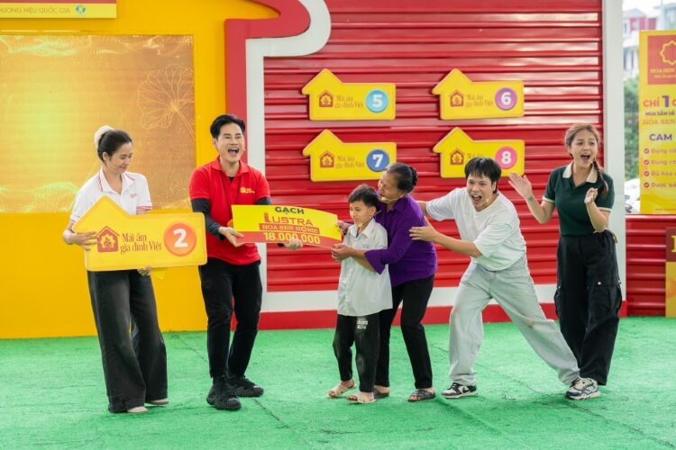 Diễn viên Thu Quỳnh và ca sĩ JayKii góp sức mang về hơn 100 triệu đồng cho các em nhỏ mồ côi