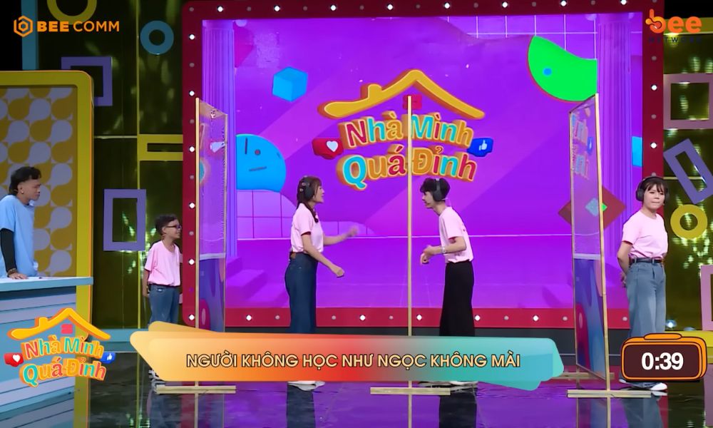 Nhà Mình Quá Đỉnh: Diễm Phương hát sai lời khiến đội mất điểm, bị Hoàng Phi “cà khịa” không trượt phát nào