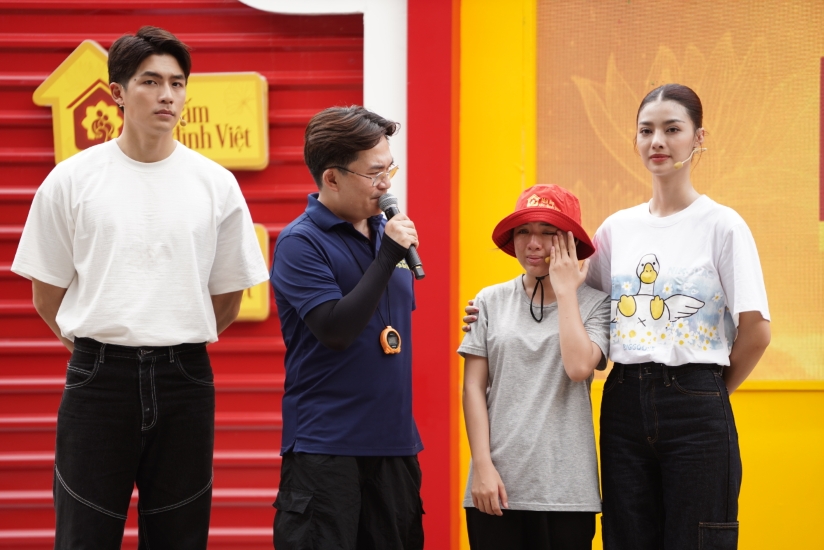 Đại Nghĩa, Quang Hà, Uyên Linh cùng nhiều nghệ sĩ tham gia ghi hình Mái ấm gia đình Việt tại Thanh Hóa