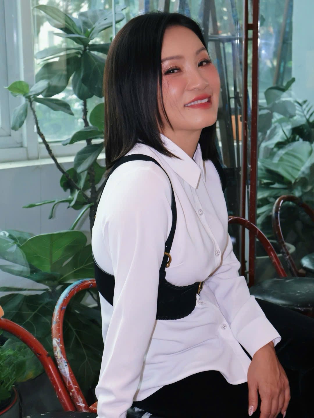 Vẻ đẹp vượt thời gian của nghệ sĩ Hồng Đào ở tuổi 63