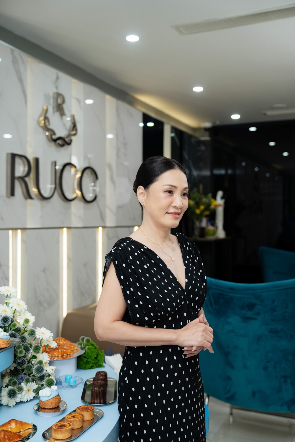 Vẻ đẹp vượt thời gian của nghệ sĩ Hồng Đào ở tuổi 63