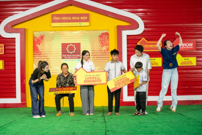 Đại Nghĩa, Quang Hà, Uyên Linh cùng nhiều nghệ sĩ tham gia ghi hình Mái ấm gia đình Việt tại Thanh Hóa
