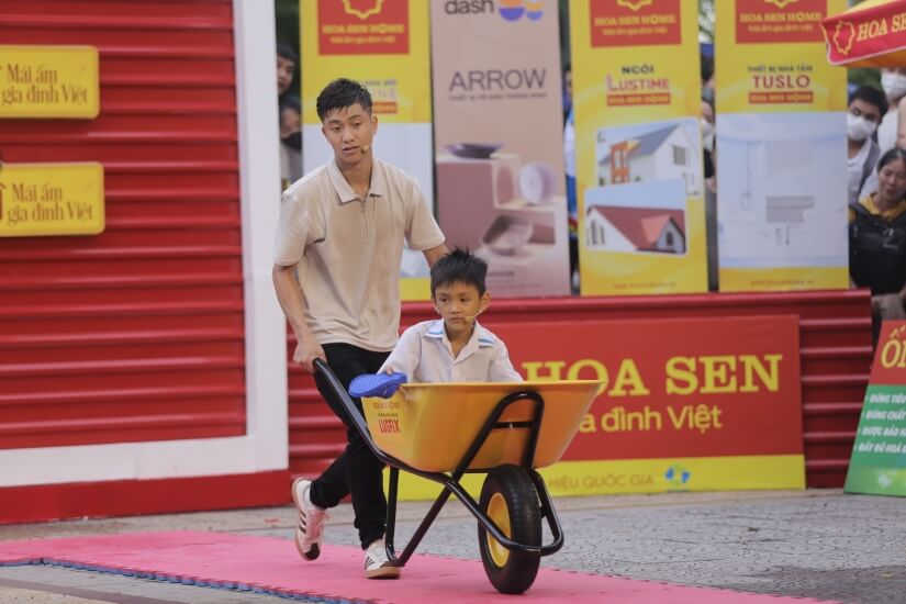 Cậu bé mồ côi ước mơ làm đầu bếp, nấu một bữa ngon cho bà cố 83 tuổi khiến Ngọc Châu nghẹn lòng
