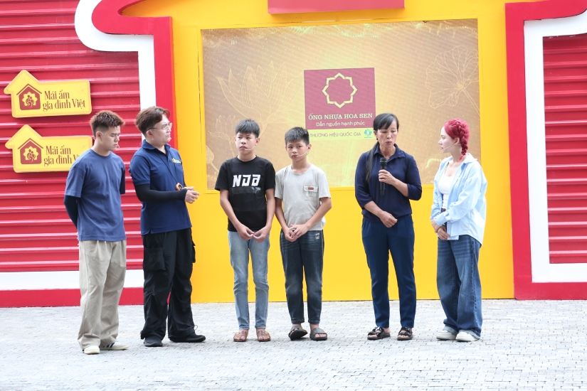 Đại Nghĩa, Ngô Lan Hương và Nguyễn Thái Học lặng người trước những bất hạnh của cậu bé mồ côi