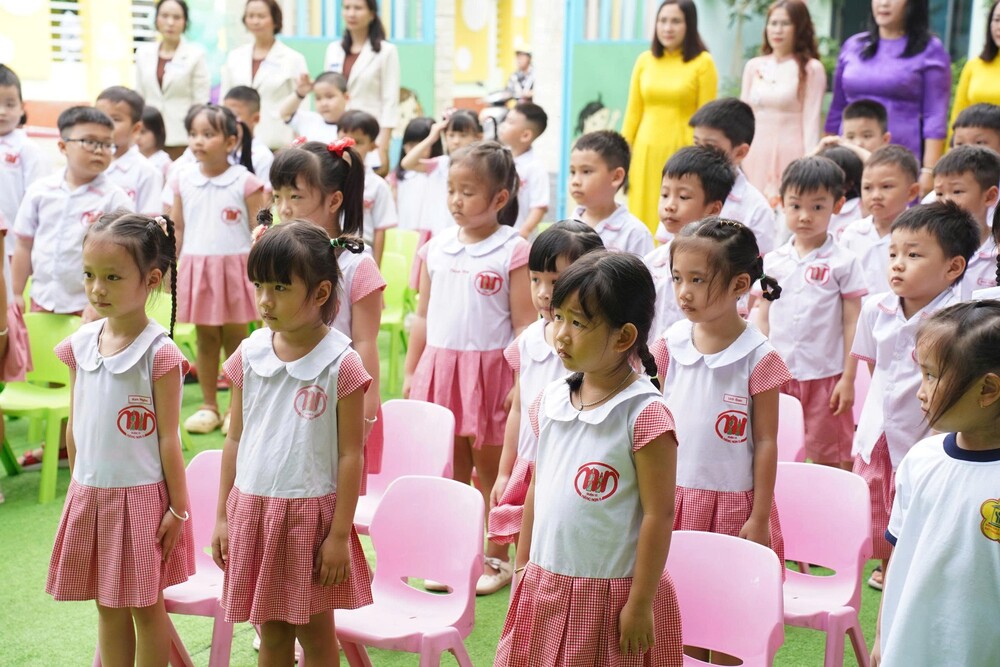 Lần đầu tiên tất cả các trường cùng lúc hát Quốc ca khai giảng năm học mới