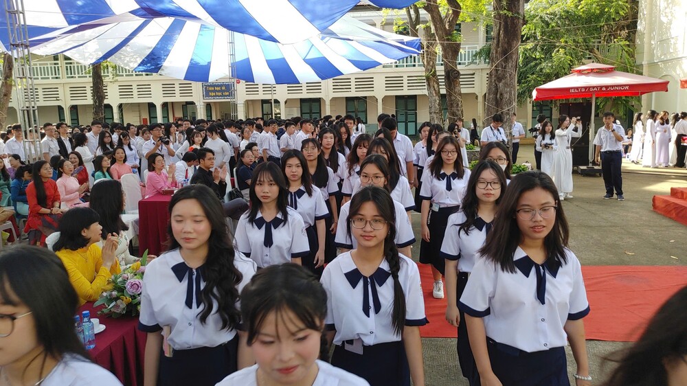 Lần đầu tiên tất cả các trường cùng lúc hát Quốc ca khai giảng năm học mới
