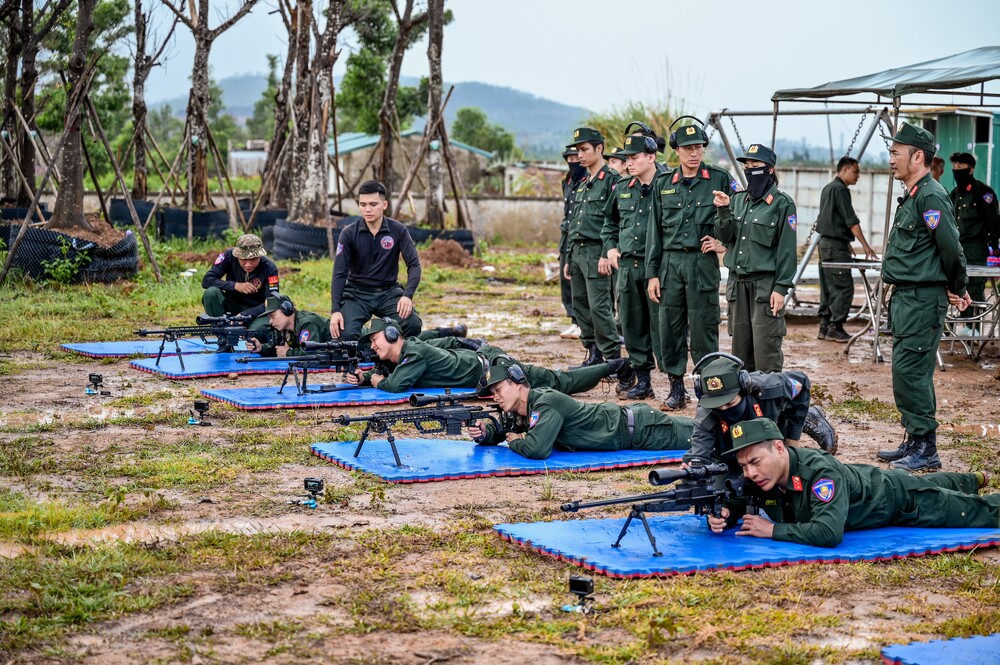 Chiến sĩ quả cảm: Kiều Minh Tuấn, Phan Mạnh Quỳnh và Hưng Nguyễn được khen thưởng, Lê Dương Bảo Lâm xúc động