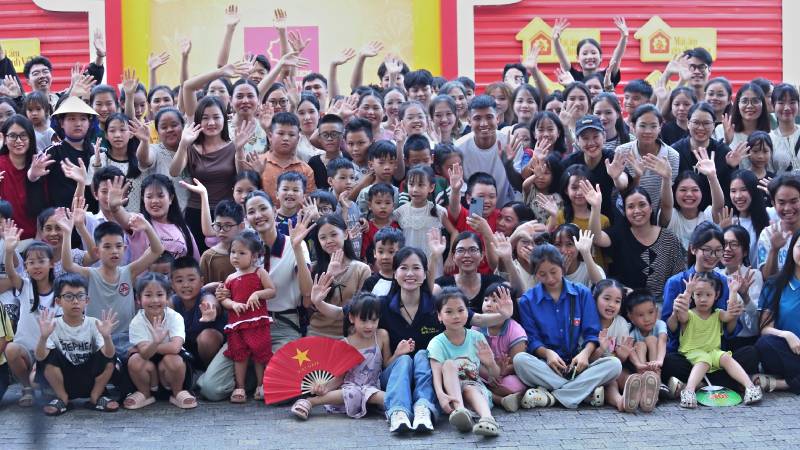 “Mái ấm gia đình Việt” ghi hình tại An Giang, nối dài hành trình sẻ chia cùng trẻ em nghèo