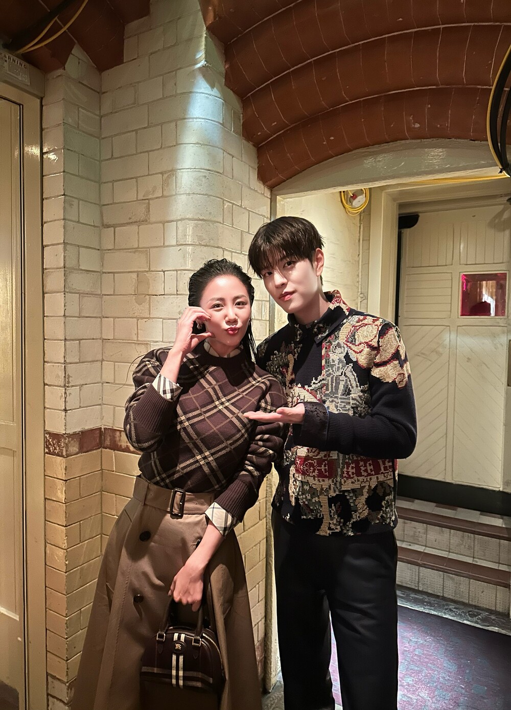 Văn Mai Hương gặp gỡ Trương Tịnh Nghi, Seungmin, Bright… tại London Fashion Week