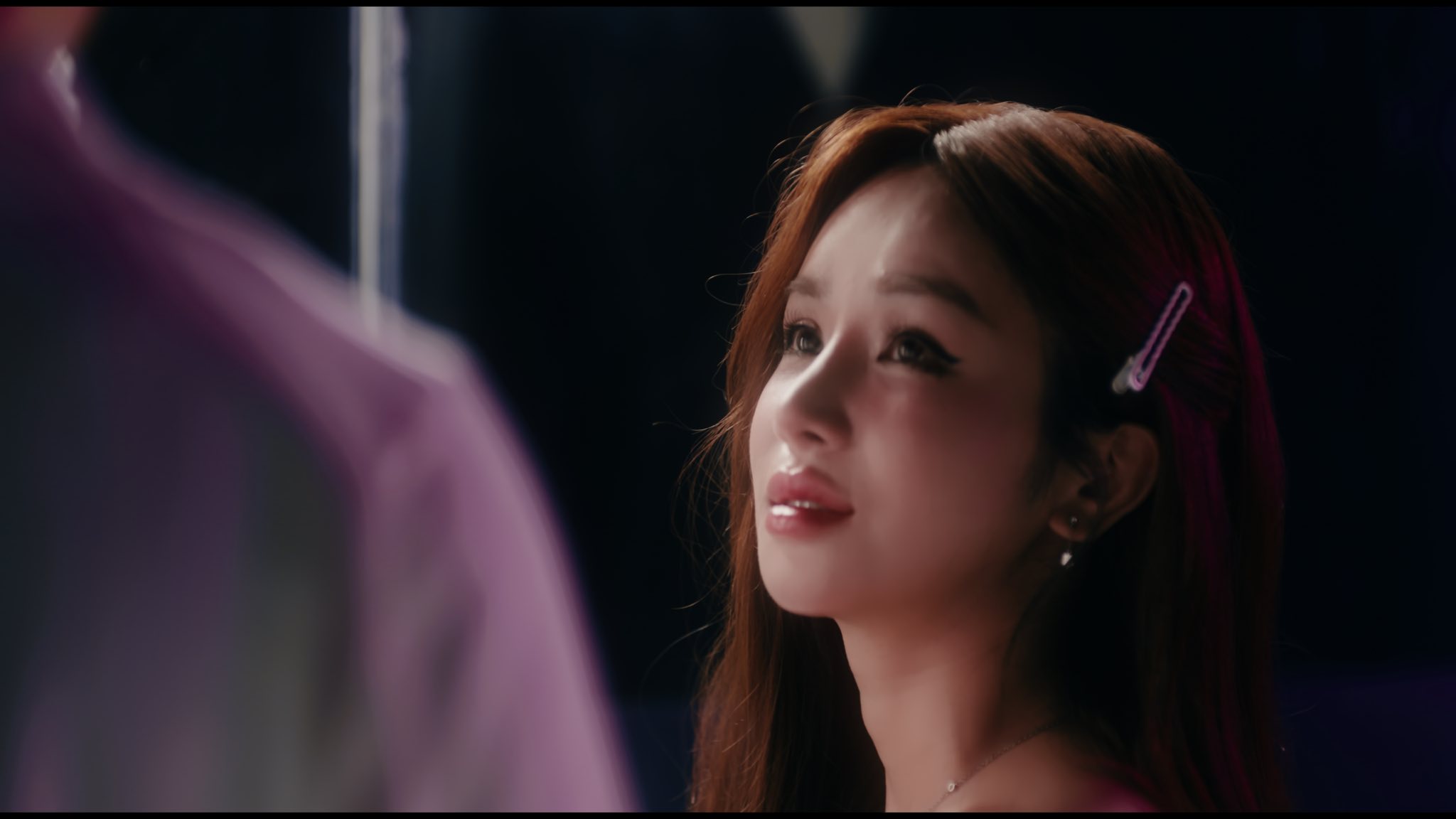 Châu Dương lên tiếng trước nhận xét tạo hình giống Hiền Hồ và Juky San trong MV “Thế Giới Chia Đôi”
