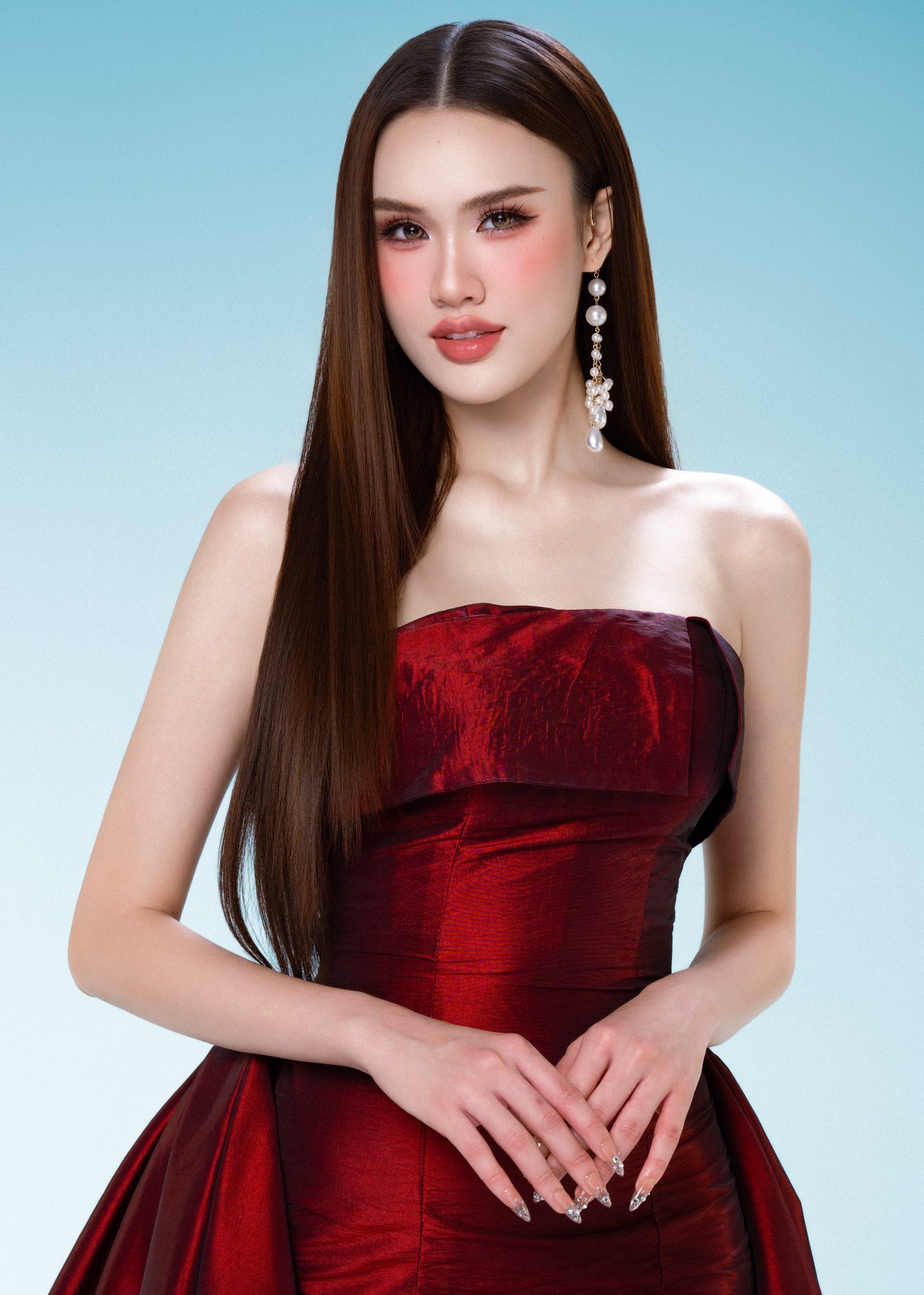 Trang phục dân tộc ý nghĩa của đại diện Việt Nam tại Miss Earth 2025