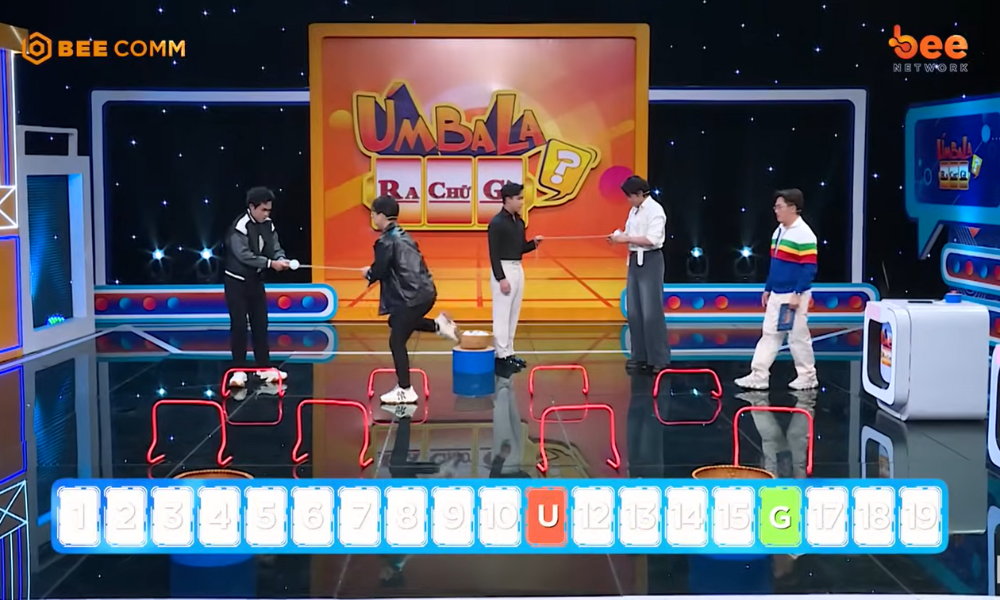 Sao nhí “Tôi thấy hoa vàng trên cỏ xanh” tái xuất tại “Úm Ba La Ra Chữ Gì?” với nhiều thay đổi