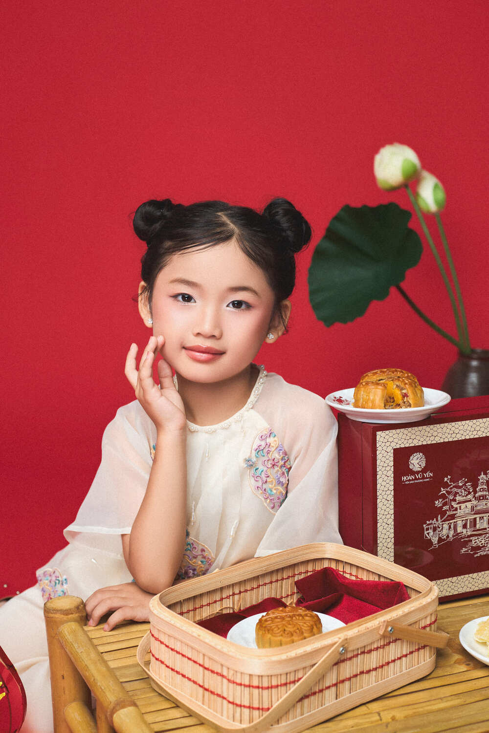 Mẫu nhí Lê Ngọc Như Ý gây ấn tượng với bộ ảnh Trung thu trong trẻo