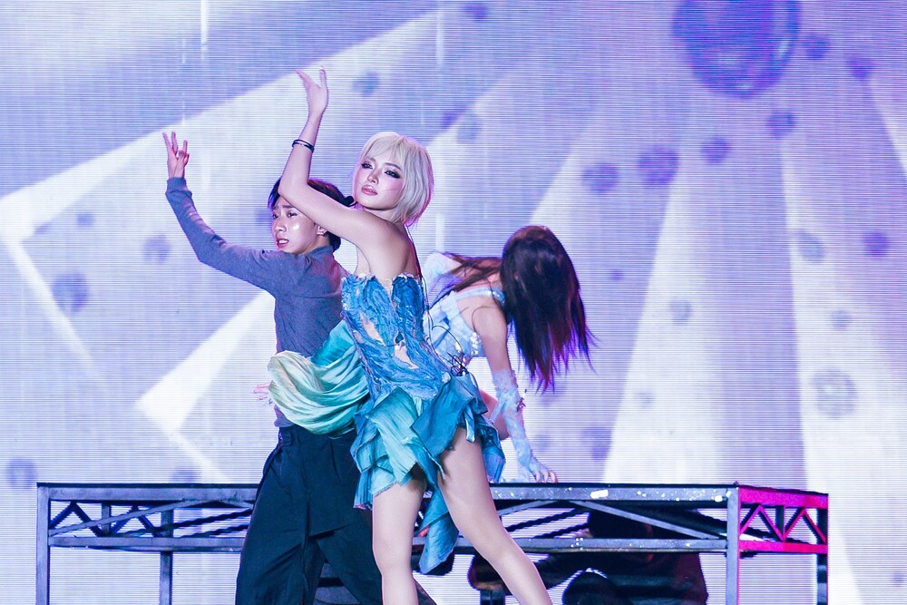 Châu Bùi kể câu chuyện của chính mình qua âm nhạc và thời trang tại “Em Xinh Say Hi Concert”
