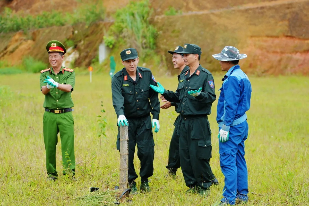 Đinh Tiến Đạt, Tăng Duy Tân vừa tham gia đã “sốc” vì đánh trận lớn