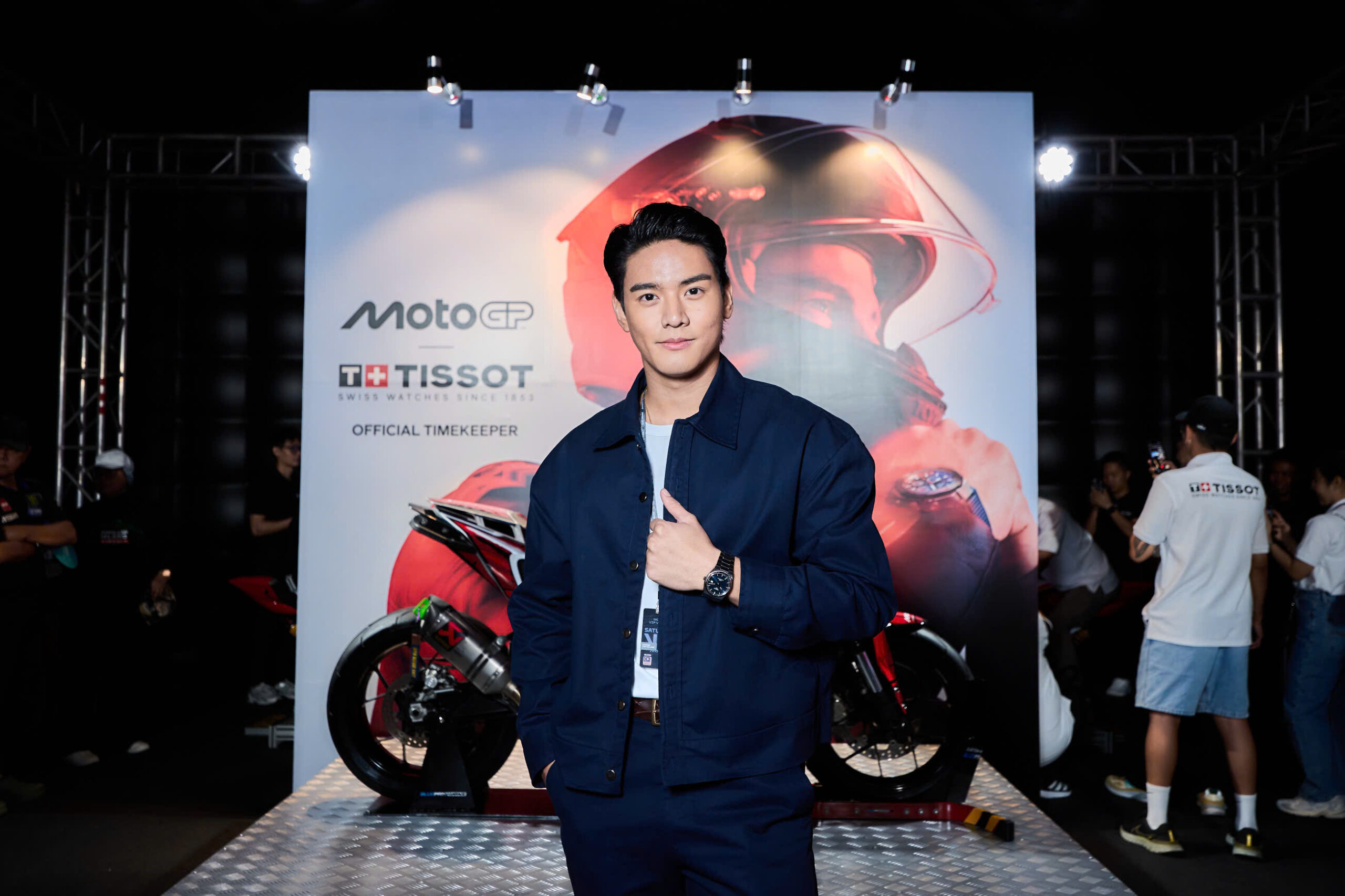 Trương Quỳnh Anh dự tiệc tối cùng sao Thái – Ohm Pawat