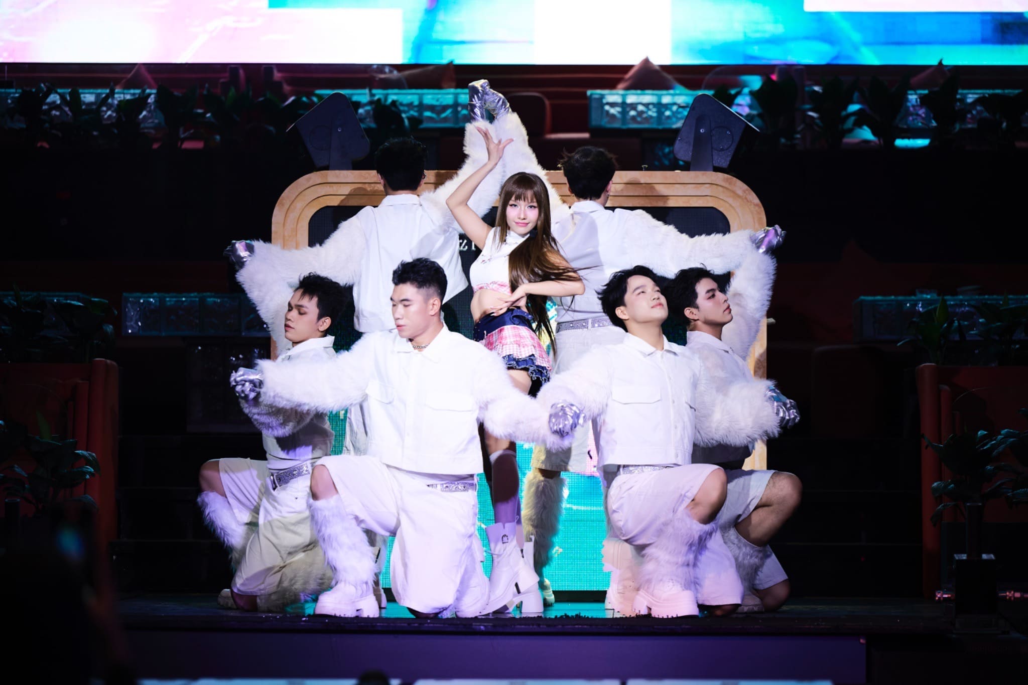 Từng suýt debut cùng Amee, Liz Ngụy Thùy Linh chính thức “tái sinh” với EP “Secret Note”