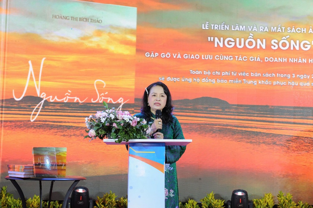 Ra mắt sách ảnh "Nguồn sống" của Hoàng Thị Bích Thảo