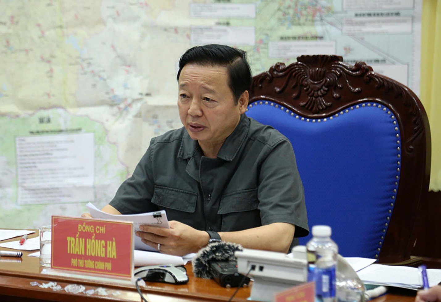 Miền Trung sơ tán hàng trăm nghìn hộ dân tránh bão số 13