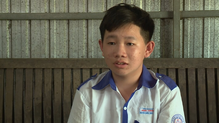 Đại Nghĩa và Lê Hạ Anh nghẹn lòng trước bà cụ tuổi gần 80, đôi tay run rẩy vẫn là trụ cột duy nhất của cả nhà