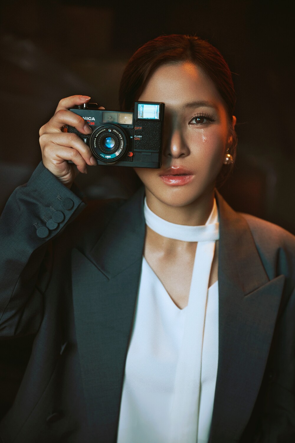 Trở lại sau 5 năm, Hương Tràm khiến khán giả bất ngờ với hình ảnh gai góc, dữ dội trong “Ước anh nhiều nỗi buồn”