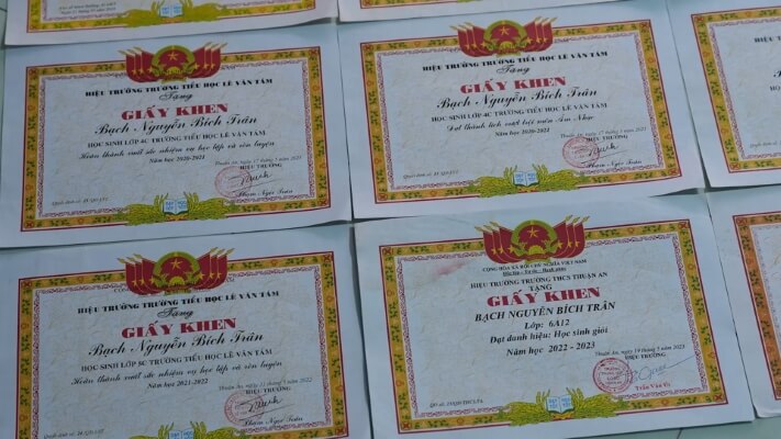 Đại Nghĩa và Lê Hạ Anh nghẹn lòng trước bà cụ tuổi gần 80, đôi tay run rẩy vẫn là trụ cột duy nhất của cả nhà