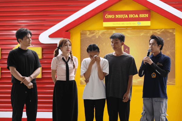 Lâm Hùng và Trang Pháp chi gần 100 triệu đồng hỗ trợ các hoàn cảnh khó khăn