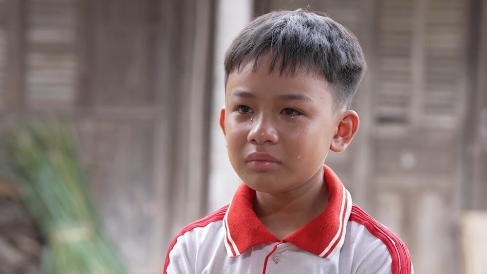 Chế Nguyễn Quỳnh Châu và ca sĩ Hồ Phi Nal góp sức mang về 100 triệu đồng cho trẻ em mồ côi