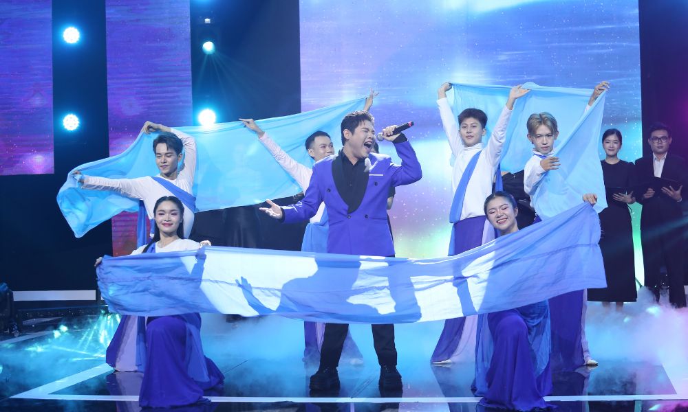 Hoàng Thái giành giải quán quân "Tỏa Sáng Ước Mơ" mùa 4