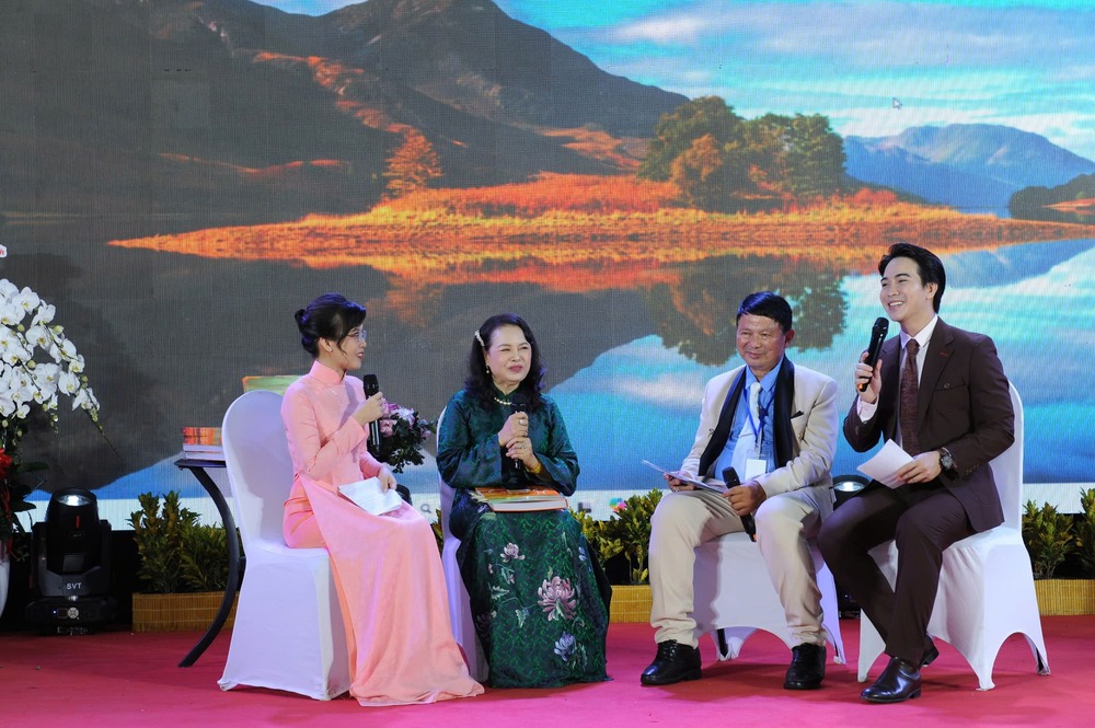 Ra mắt sách ảnh "Nguồn sống" của Hoàng Thị Bích Thảo