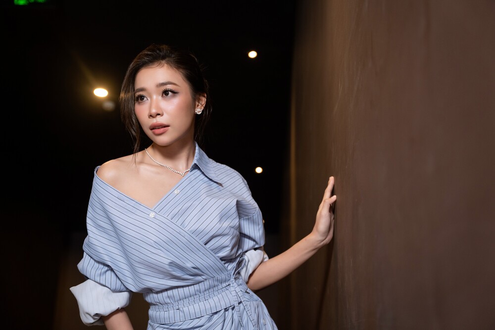 Nguyên Thảo tát bạn diễn đỏ mặt, suýt gặp sự cố khi đua xe chở Quang Tuấn và Ma Ran Đô