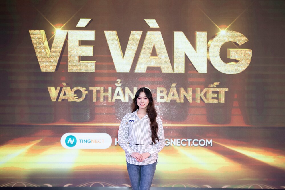 Hoa hậu Quế Anh diện áo dài trắng, chấm thi sơ khảo Hoa hậu Sinh viên Hòa bình Việt Nam 2025