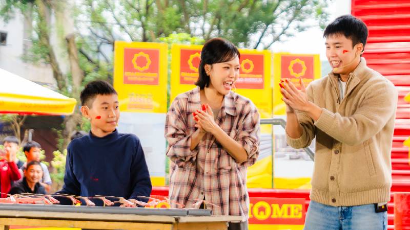 Diệu Nhi cùng Long Vũ góp sức mang về 100 triệu đồng cho các em nhỏ mồ côi