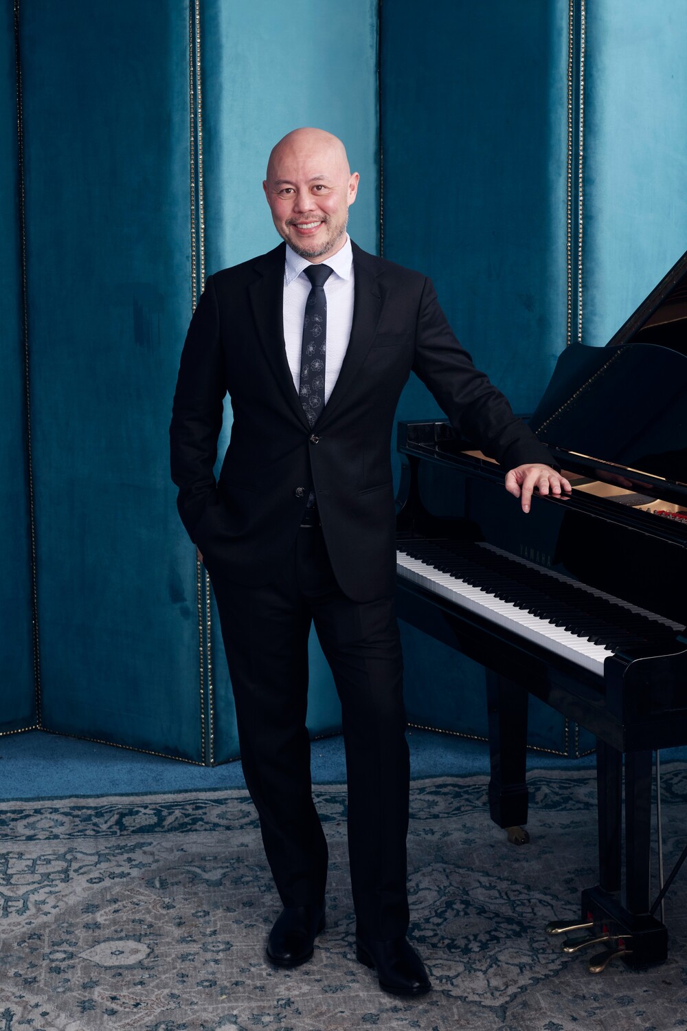 Miss Universe 2021 ngồi ghế giám khảo Miss Cosmo 2025