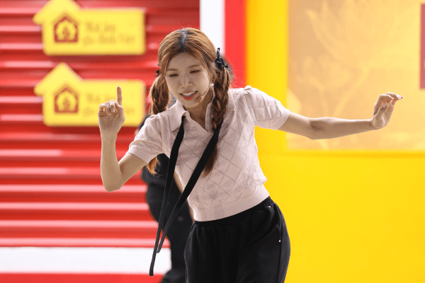 Lâm Hùng và Trang Pháp chi gần 100 triệu đồng hỗ trợ các hoàn cảnh khó khăn